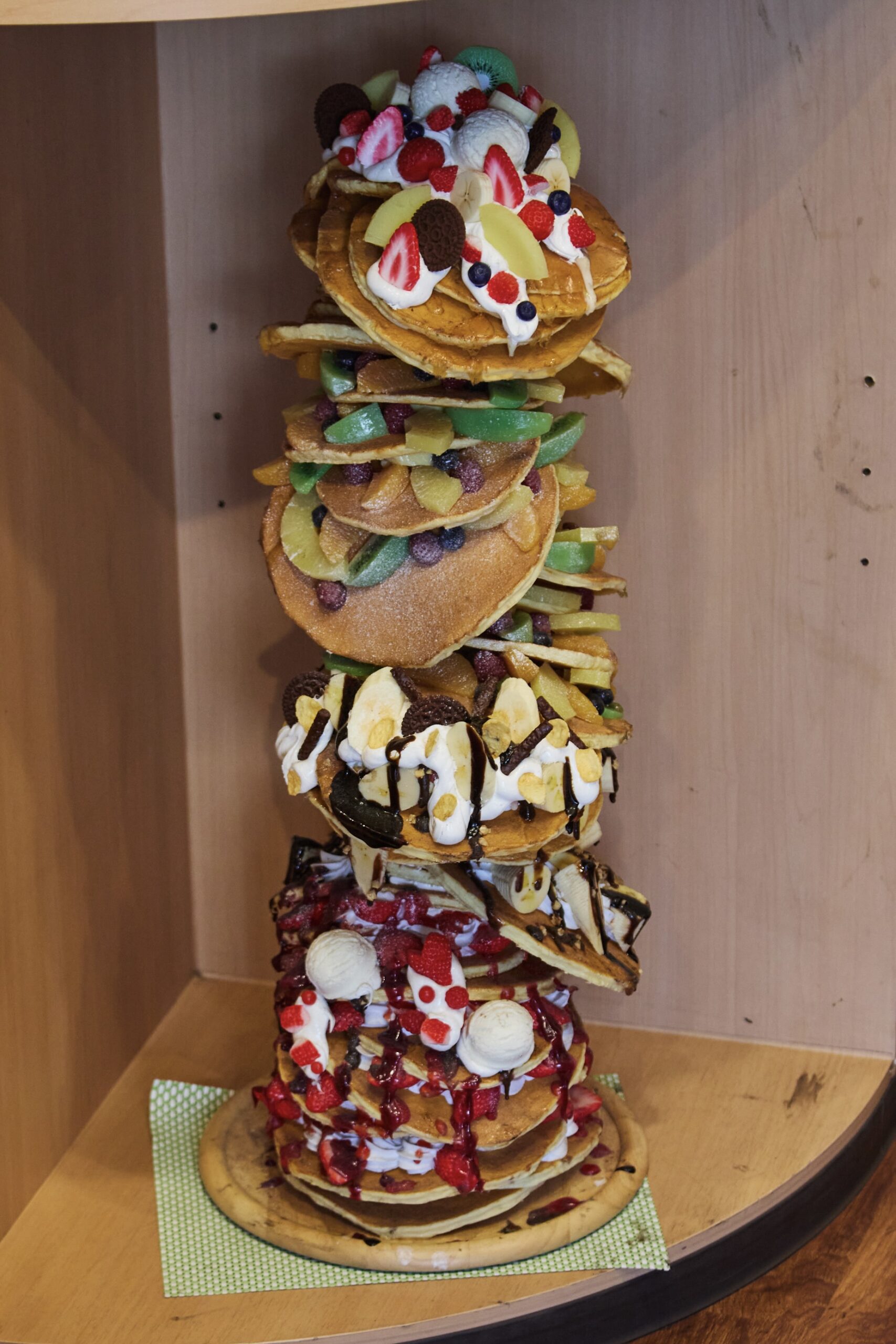 元祖食品サンプル屋　イワサキ完売品　シークレット弁当小物入れ 食品サンプル 鮭弁当 元祖食品サンプル屋 イワサキ・ビーアイ