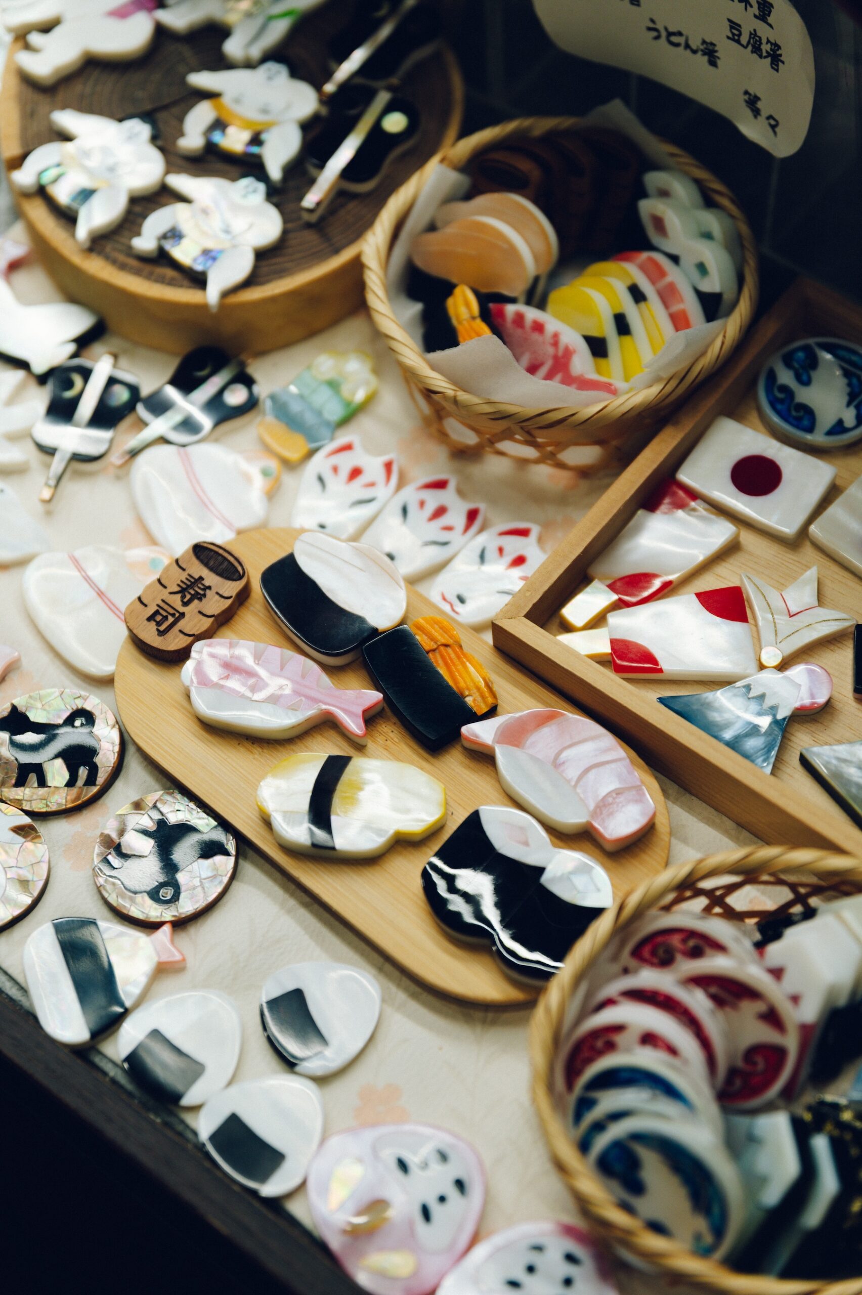 新品未使用　銀座夏野　職人箸　夫婦箸　マルナオ　箸置き付き Amazon.co.jp: 銀座 夏野 夫婦箸 彫り 箸置き付き : おもちゃ